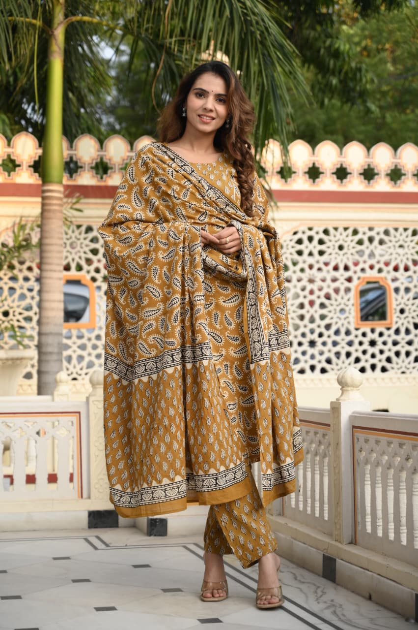 Exclusive Jaipuri Printed Cotton Kurti Set with Printed Plazo & Dupatta | Pure 60×60 Cotton- House Of The Handblock
