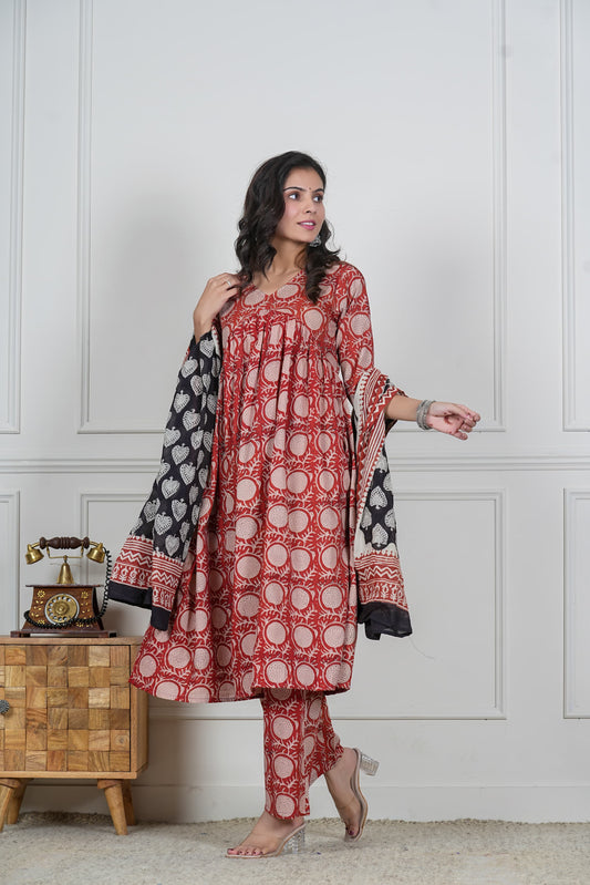 Top 7 Reasons Why Handblock Printed Cotton Kurtis Are Every Woman’s Wardrobe Essential