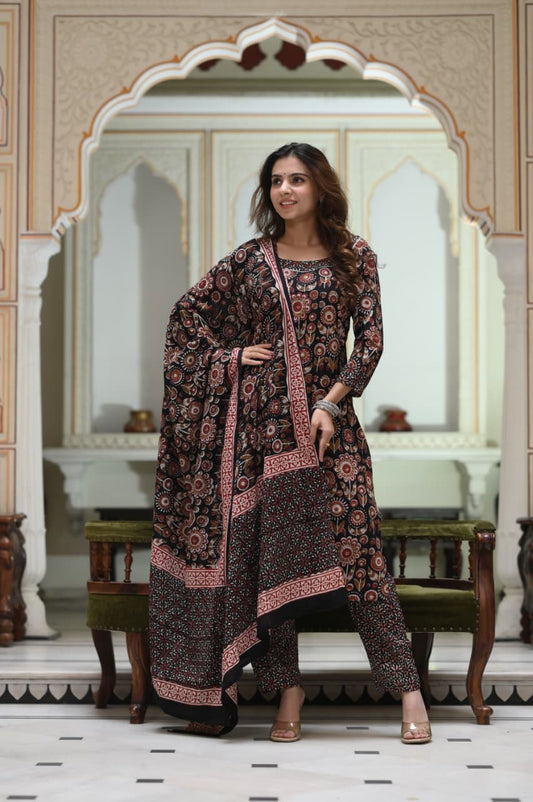 Exclusive Jaipuri Printed Cotton Kurti Set with Printed Plazo & Dupatta | Pure 60×60 Cotton- House Of The Handblock