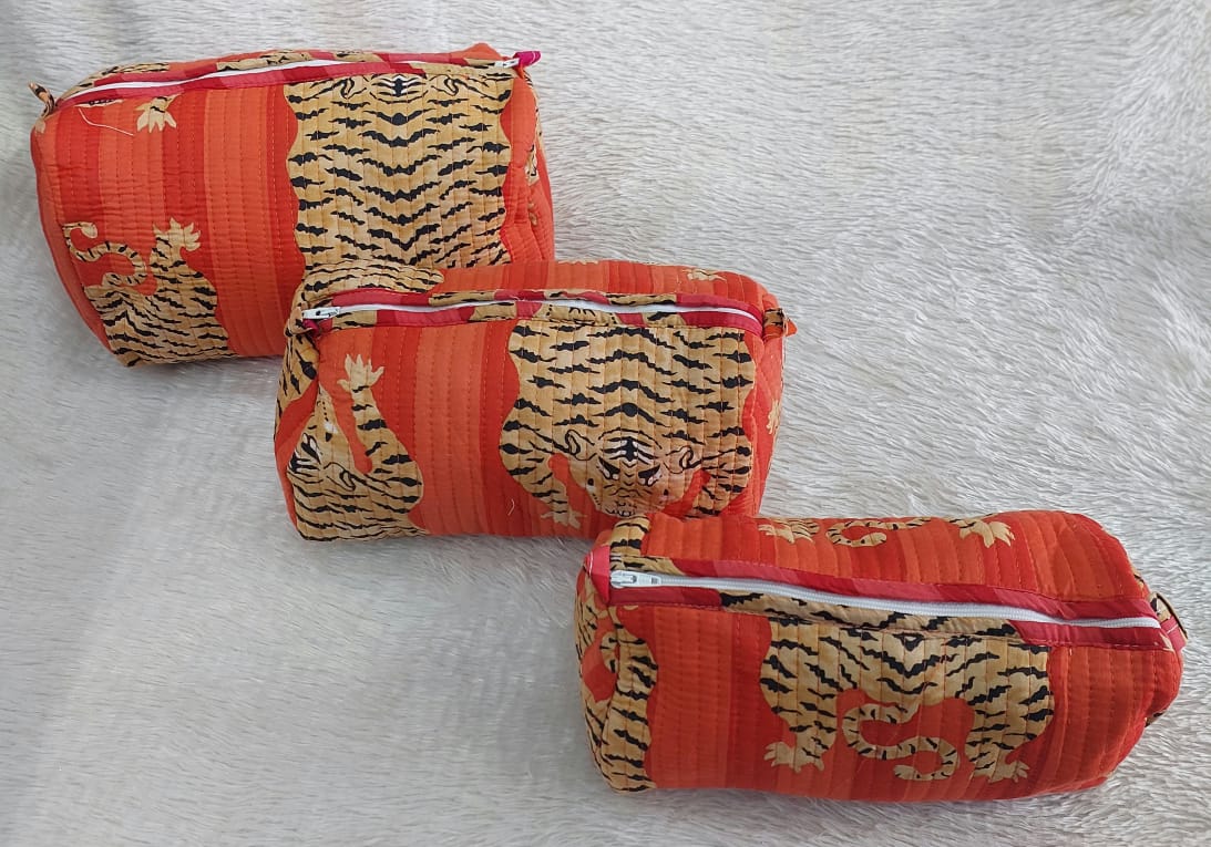 The Cotton Quilted Travel Pouches | Set of 3 | Multipurpose Makeup, Toiletry & Travel Kits – House of the Handblock